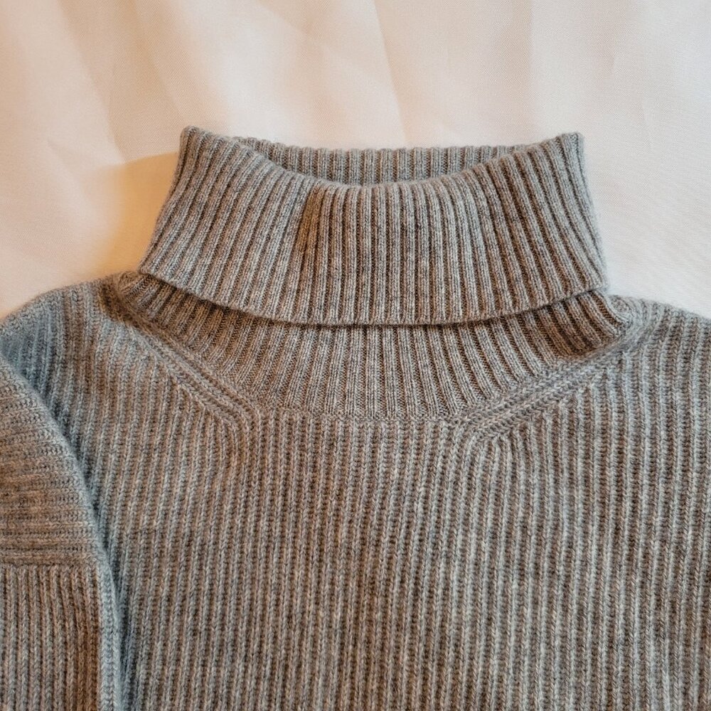 Orvis Women's 100% Cashmere Ribbed Turtleneck Sweater Light Gray XL - Picture 7 of 10